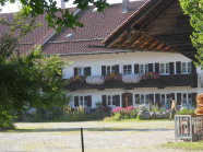 Hauptgebäude der Versuchsstation Osterseeon