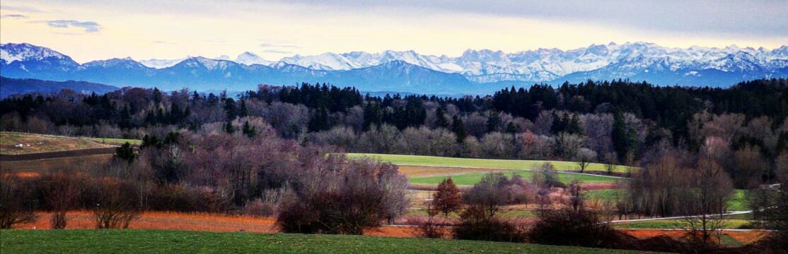 Blickauf Die Berge.achselschwang