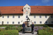 Auszubildende Stephanie Daubitzer und Elisa Zander